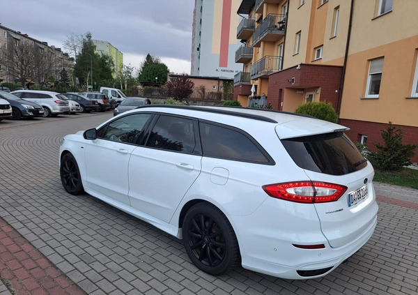 Ford Mondeo cena 58000 przebieg: 199000, rok produkcji 2017 z Wałbrzych małe 667